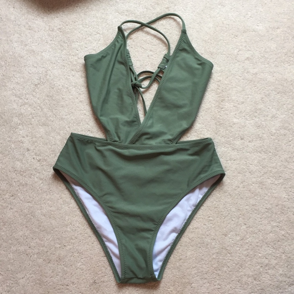 One piece swim suit